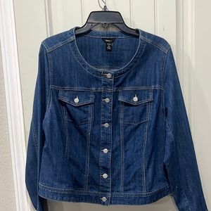 1X Women’s jean jacket.